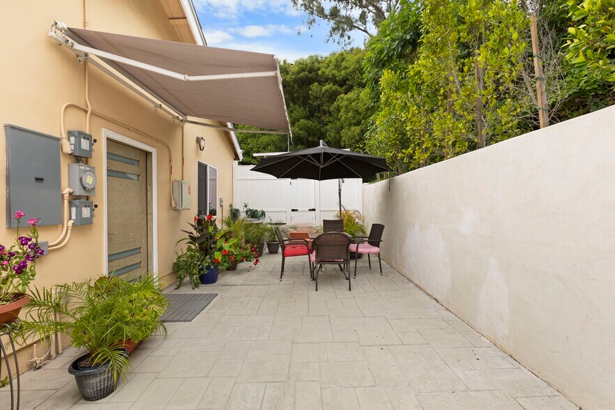 Building Photo - 11429 Dona Pegita Dr