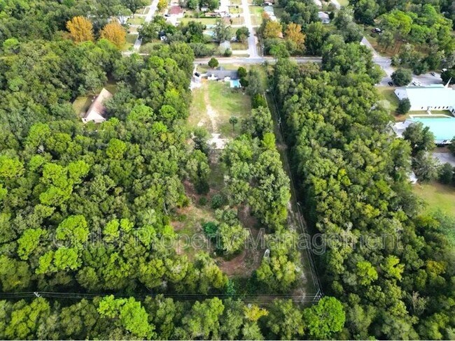 Building Photo - 2432 NE 28th St