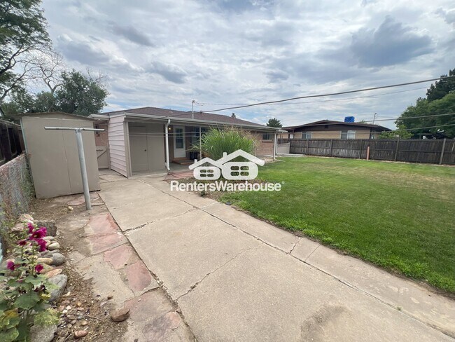 Building Photo - 7759 Elmwood Ln