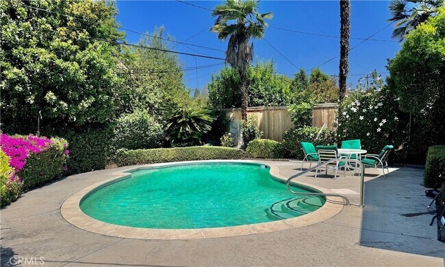 Building Photo - 509 California Dr