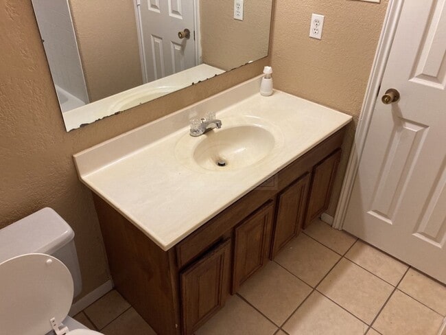 Building Photo - 1805 Galaxy Dr