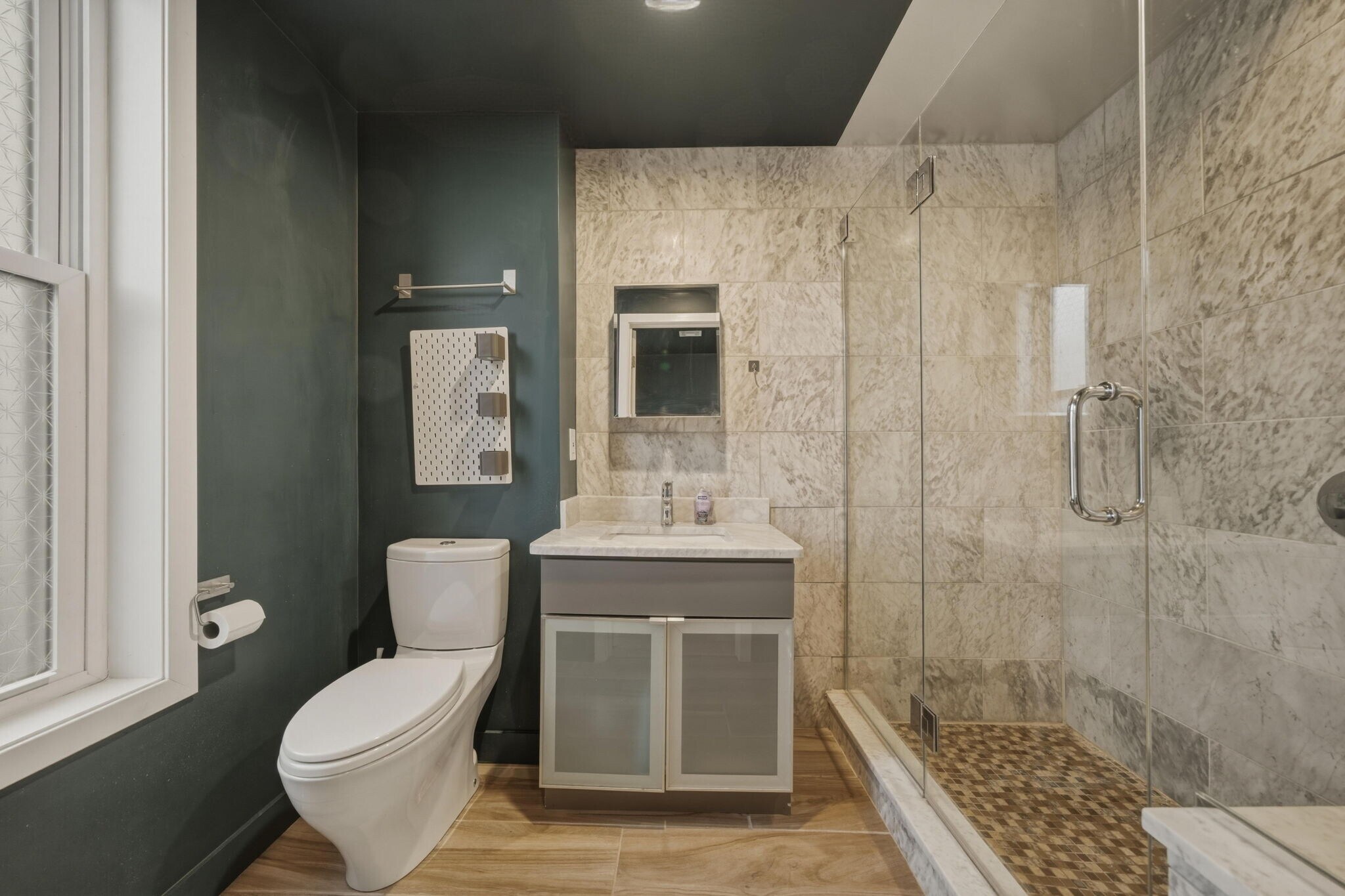 Building Photo - 186 Paris St