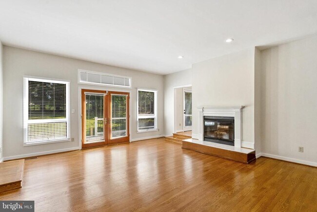 Building Photo - 445 Springvale Rd