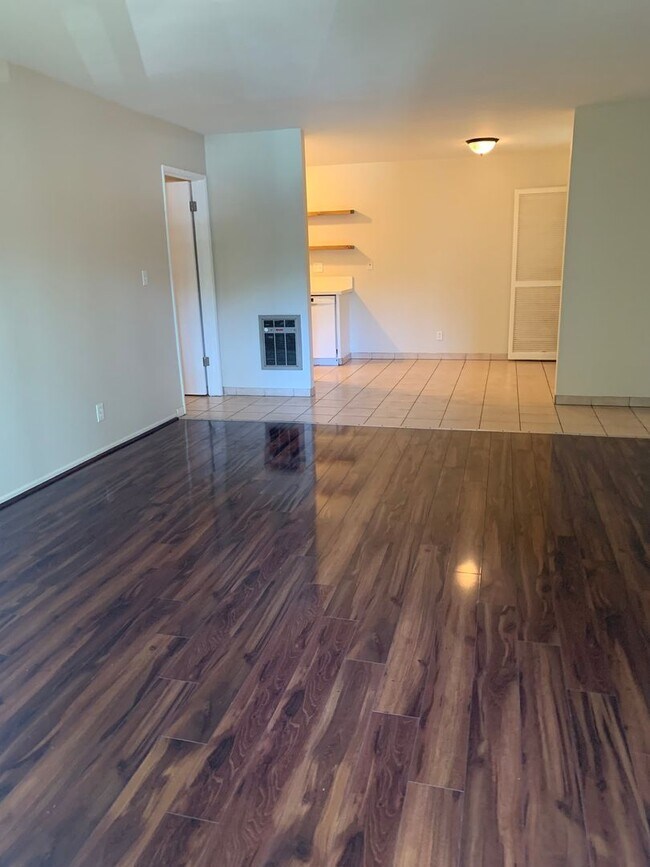 Building Photo - 5510 Armitos Ave