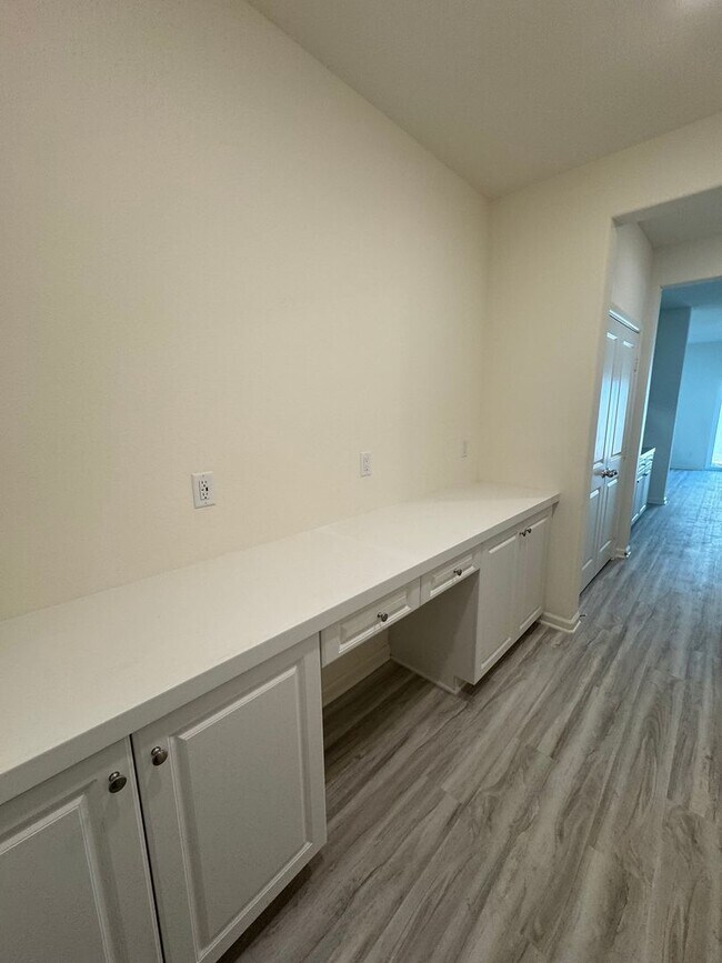 Building Photo - Beautiful Brand New Home