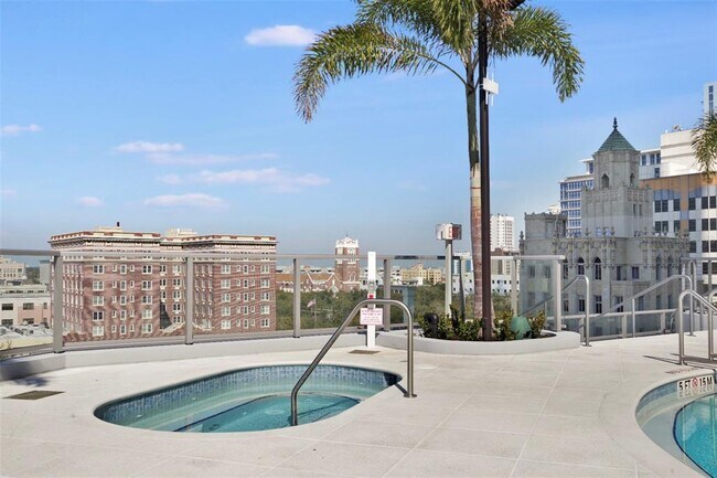 Building Photo - 400 Central Ave