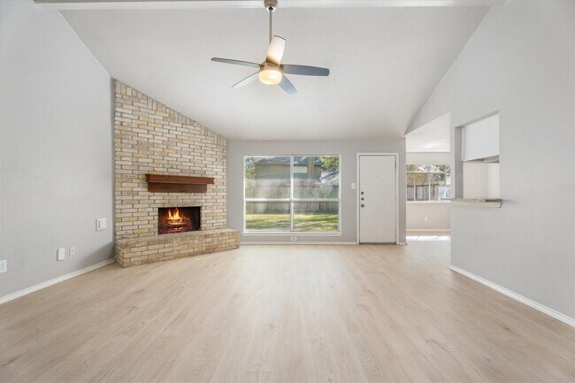 Building Photo - 3738 Clear Falls Dr