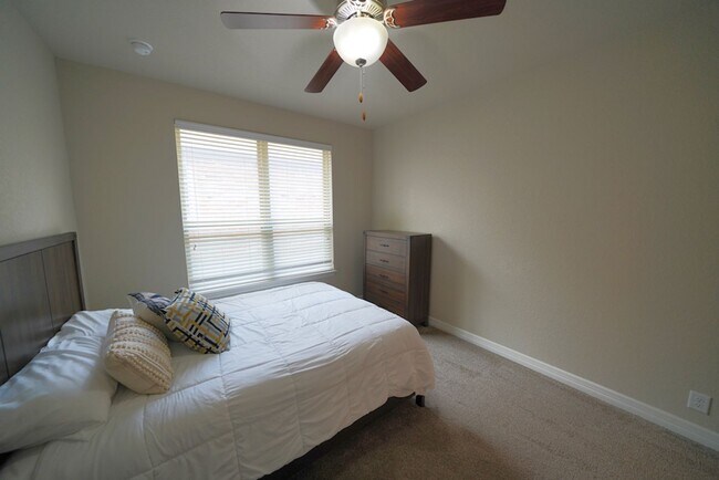 Building Photo - Wonderful Buffalo Crossing Rental in Cibol...
