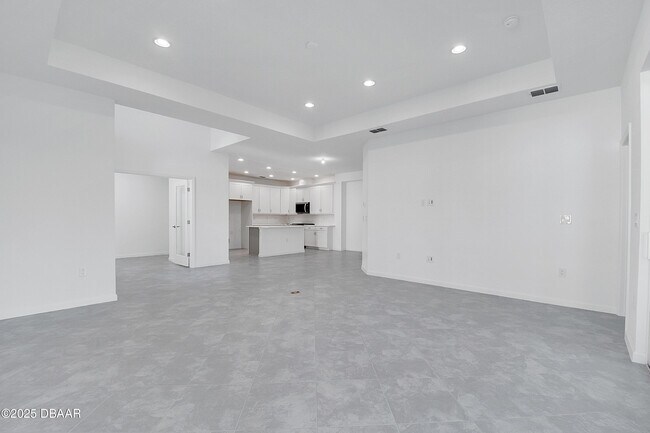 Building Photo - 215 Summertime Pl