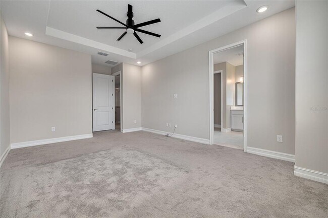 Building Photo - 5005 San Martino Dr