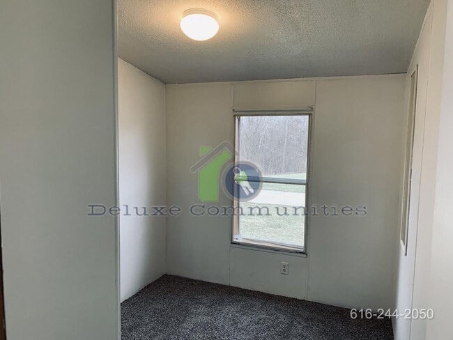 Building Photo - 3 Bedroom 2 Bathroom Manufactured Home