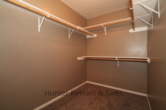 Building Photo - Timber Ridge Estates Beauty!