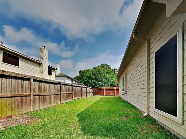 Building Photo - 31307 Baker lane Dr