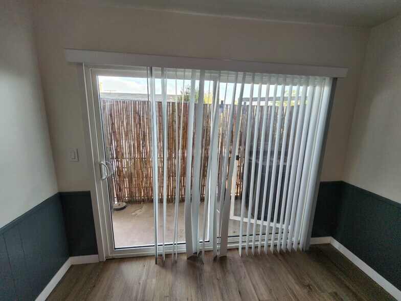 Building Photo - 1414 S Orange Grove Ave