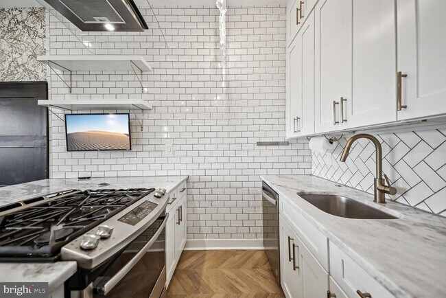 Building Photo - 2012 D St NE