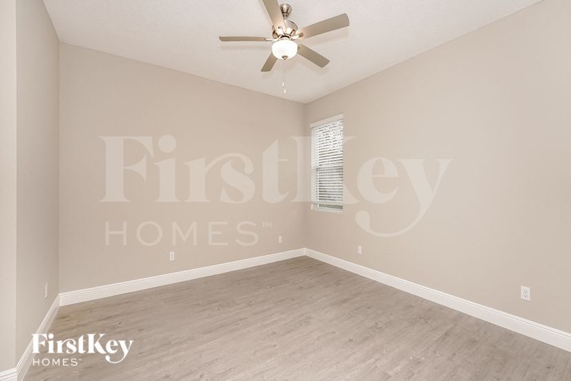 Building Photo - 674 Tobias St