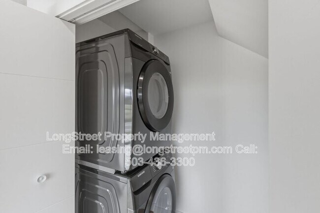 Building Photo - 828 S 19th St