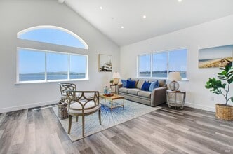 Building Photo - 625 CA-1