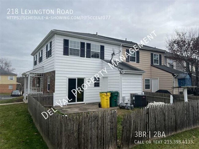 Building Photo - 218 Lexington Rd