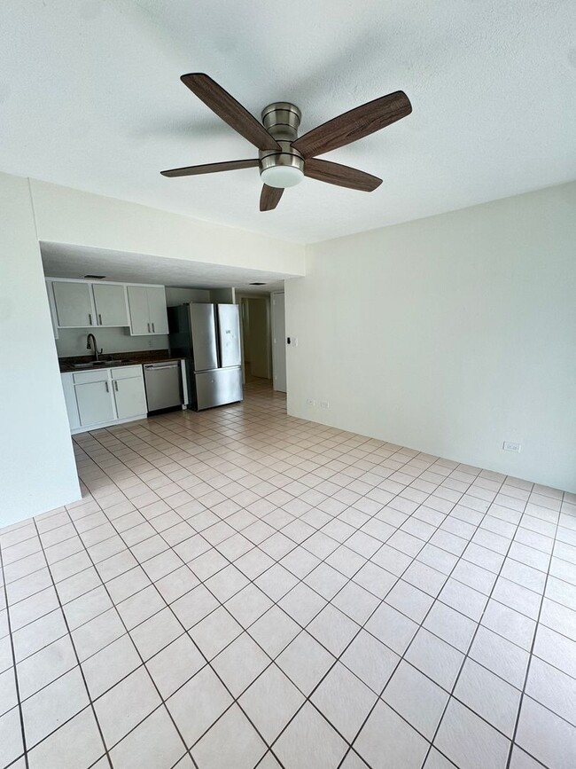 Building Photo - PET FRIENDLY 3 Bed, 1 Bath, 1 parking ELECTRIC INCLUDED