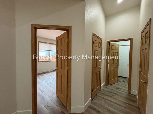Building Photo - 1300 Bridle Way