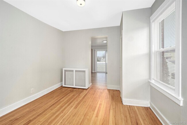 Building Photo - 83 Grant St