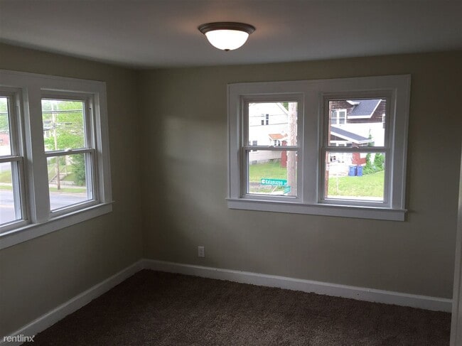 Building Photo - 3 br, 1 bath Duplex - 1637 Kalamazoo Ave S...