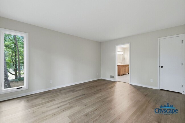 Building Photo - Swanky Brandermill Contemporary Home available NOW