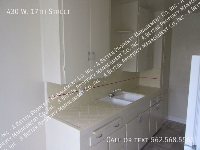 Building Photo - 430 W 17th St