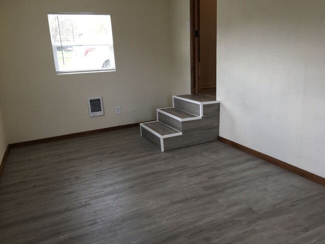 Building Photo - 3 Bedroom 1 Bath Home | The Dalles, OR