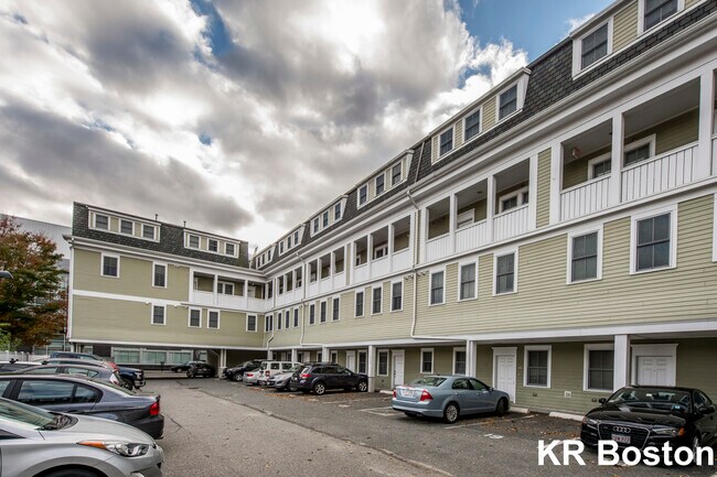 Building Photo - 137 2nd St