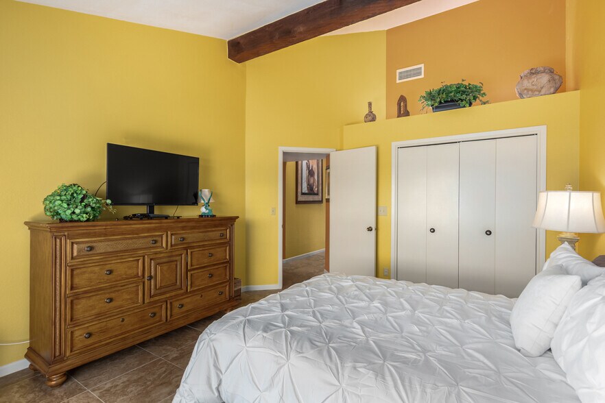 Building Photo - 25609 N Forest Rd