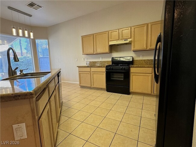 Building Photo - 8625 Desert Bird Dr