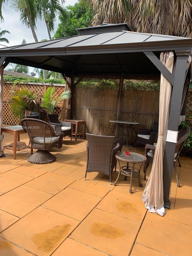 Building Photo - 1916 Coolidge St