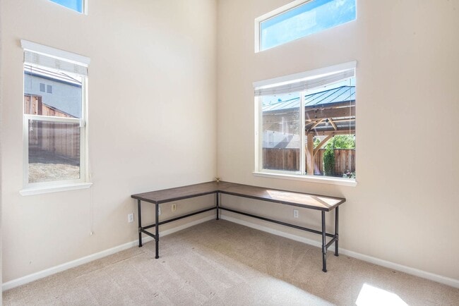 Building Photo - Gorgeous 4 Bedroom with SOLAR in Shadow Lakes!