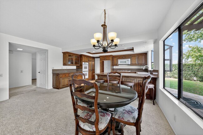 Building Photo - 5BR; 3BA Pool Home with Stunning Views in ...