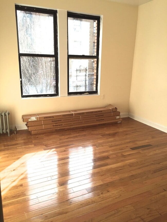 Building Photo - 160 Vermilyea Ave
