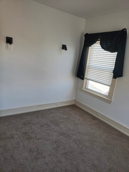 Bed 1 - 764 Amherst St