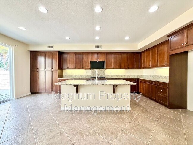 Building Photo - 29998 Couples Ave