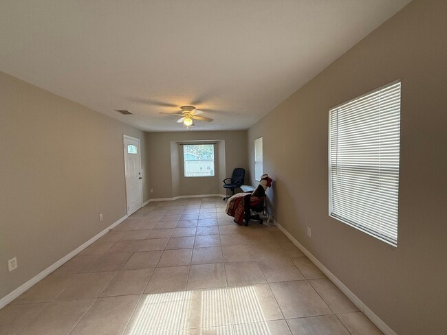 Building Photo - 960 NE Key Dr