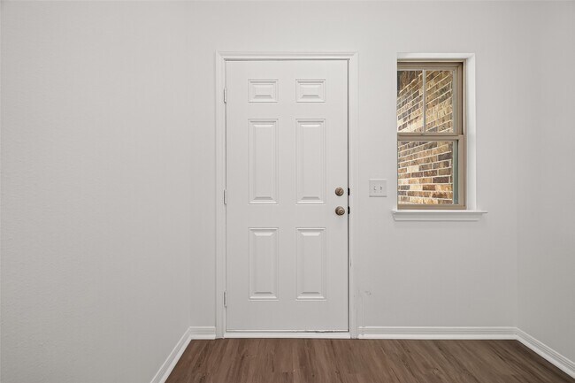 Building Photo - 16737 Oak Bough Dr