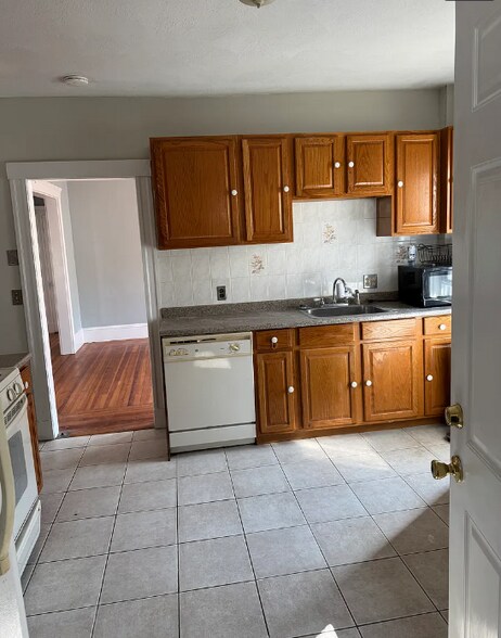 Building Photo - 49 Conwell Ave