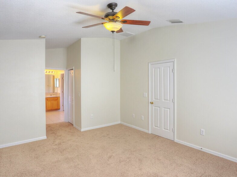 Building Photo - 24622 Volterra Ct