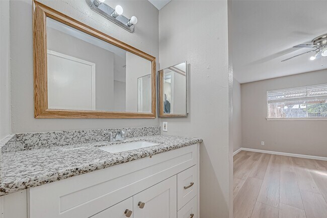 Building Photo - 7315 Housman