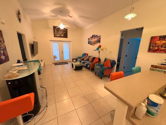 Building Photo - 215 West Blvd