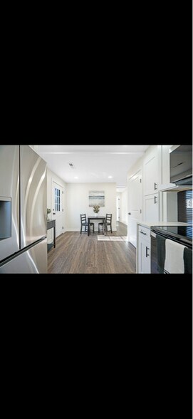 Building Photo - 209 Anna St