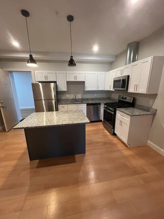 Building Photo - 816 Brayton Point Rd