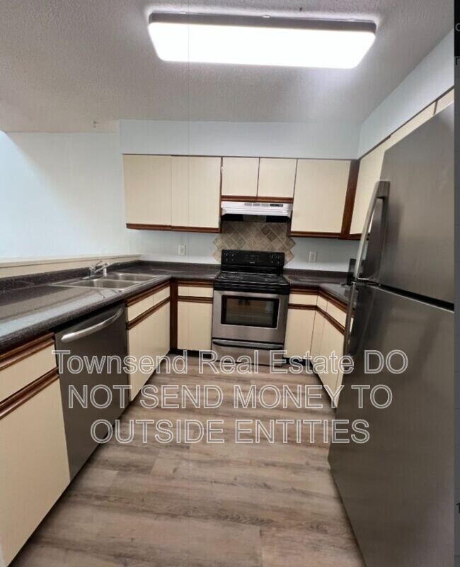Building Photo - 501 Cypress Trace Dr