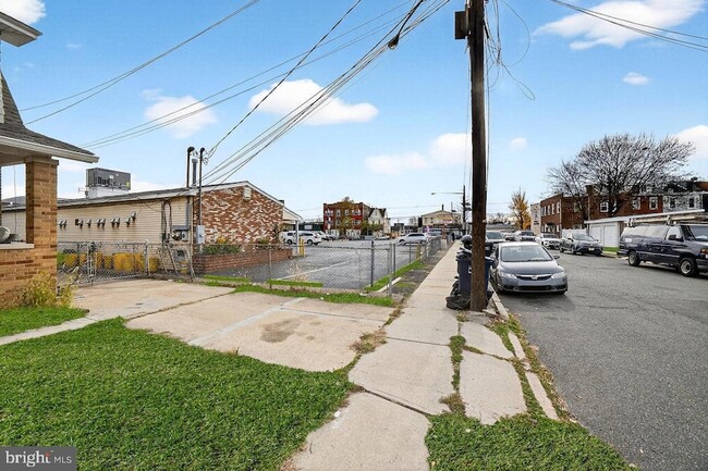 Building Photo - 18 Myrtle Ave