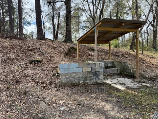 Building Photo - 4704 Estonia St